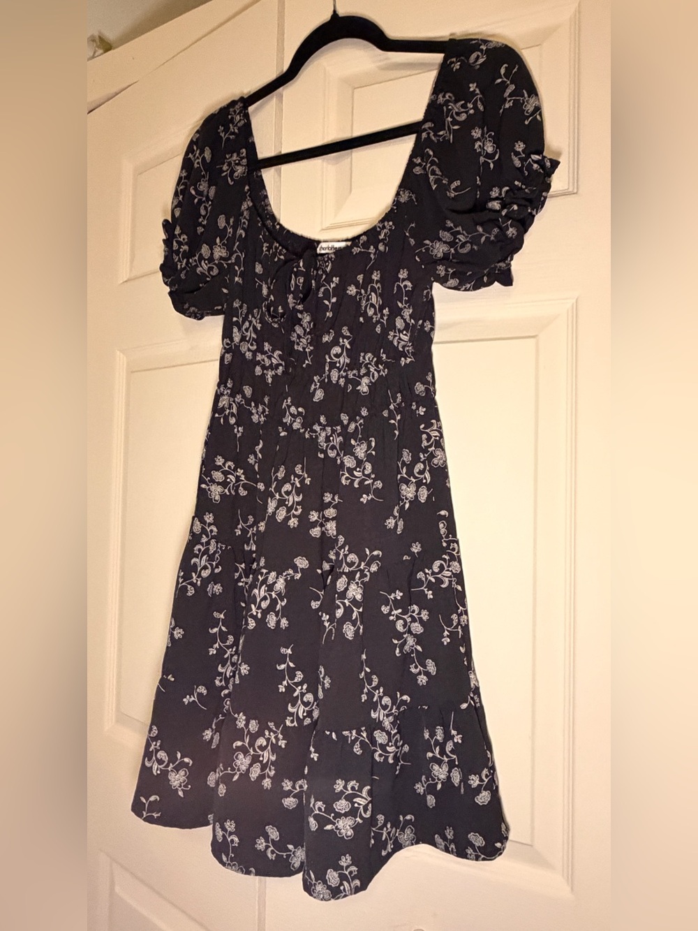 Charlotte Russe Navy Floral Puff-Sleeve Dress
